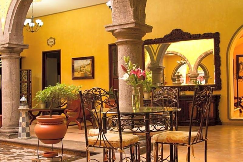 Casa Dulce María