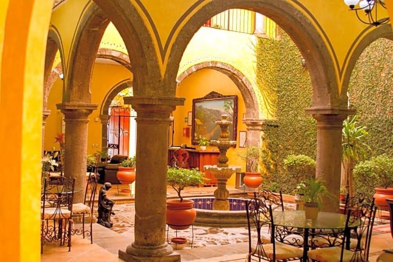 Casa Dulce María