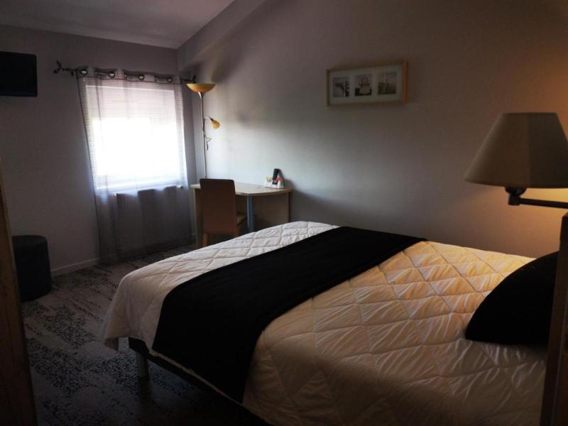 Logis Le Chateau Blanchard image