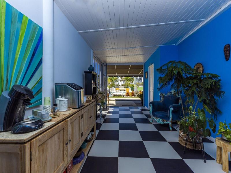 Modern Hotel Aruba image