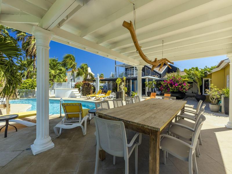 Modern Hotel Aruba image