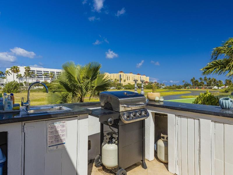 Modern Hotel Aruba image