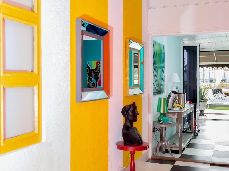 Modern Hotel Aruba image