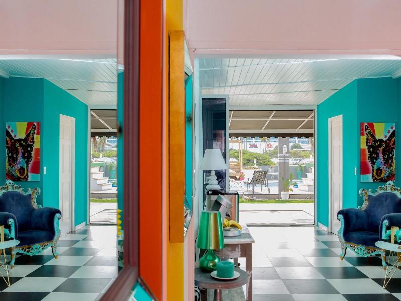 Modern Hotel Aruba image