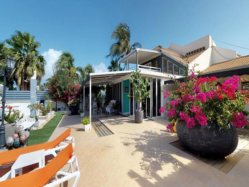Modern Hotel Aruba image
