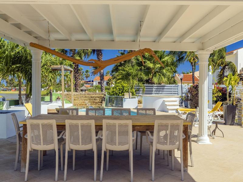 Modern Hotel Aruba image