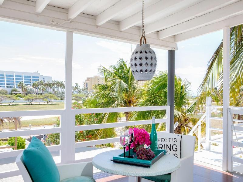 Modern Hotel Aruba image