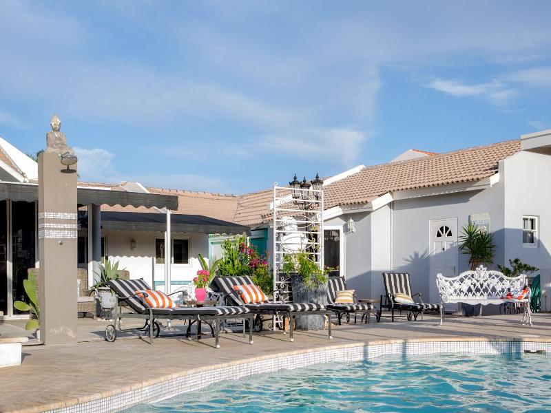 Modern Hotel Aruba image