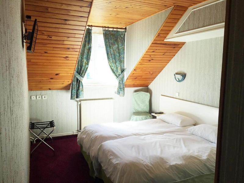 Logis Hotel Brunel Le Rocher Blanc image