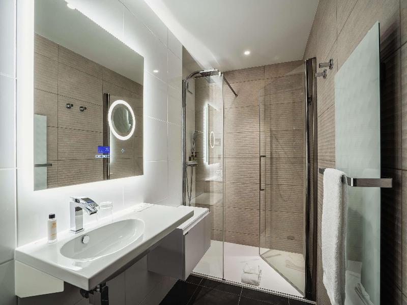 Best Western Premier Hotel de la Cite Royale image