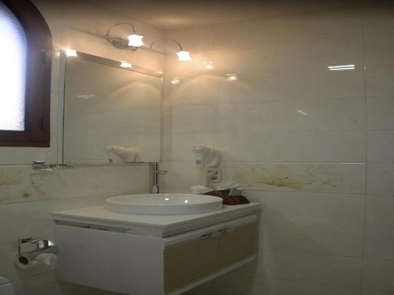 Qantu Hotel image