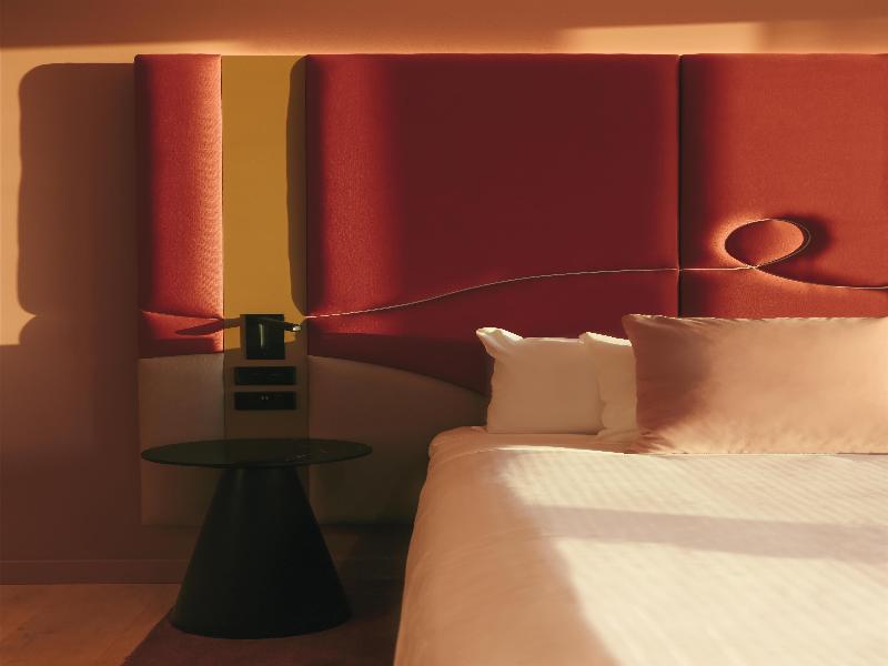 Quincy Hotel Melbourne image