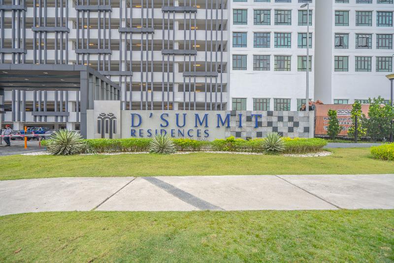 OYO 90182 D' Summit Residence 1bhk