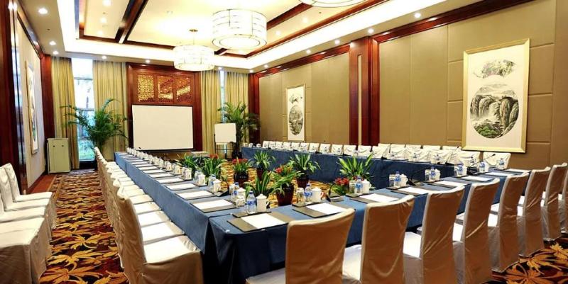 Empark Grand Hotel Tengchong image 9