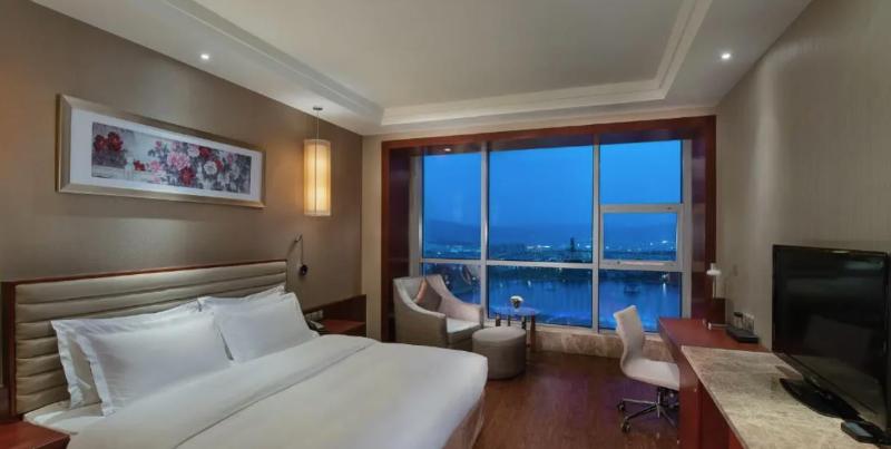 Empark Grand Hotel Tengchong image 7