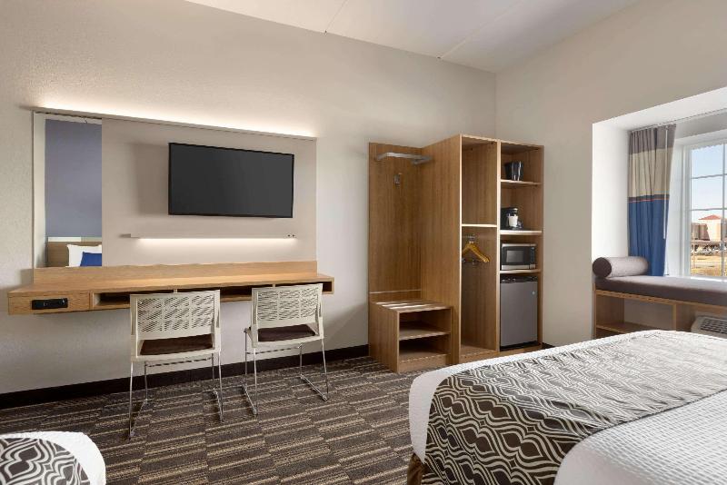 Microtel Inn & Suites by Wyndham Gambrills image