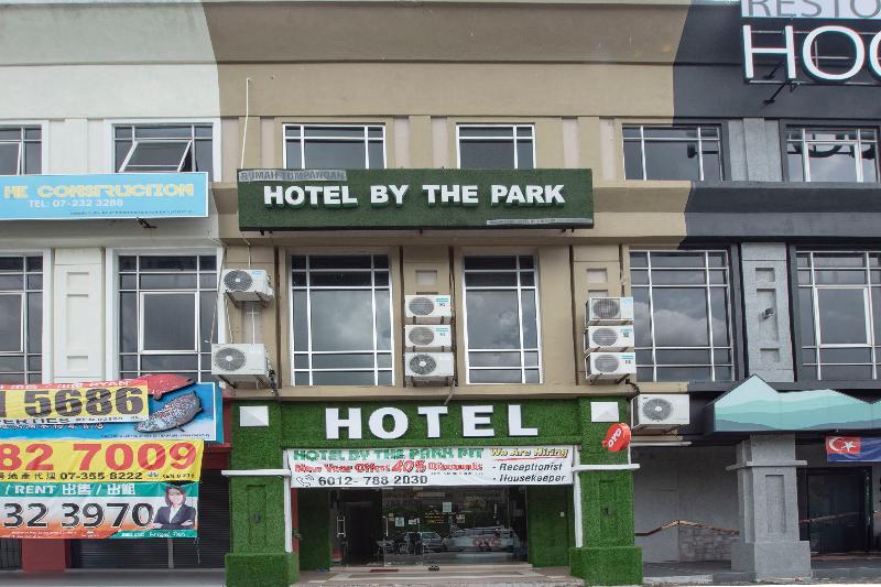 OYO 90231 Hotel By The Park Plt