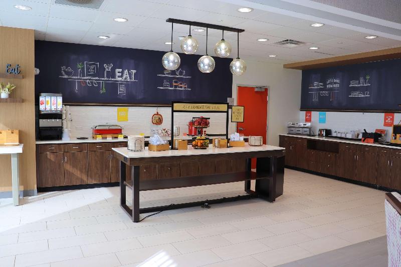 Hampton Inn By Hilton Mcminnville image
