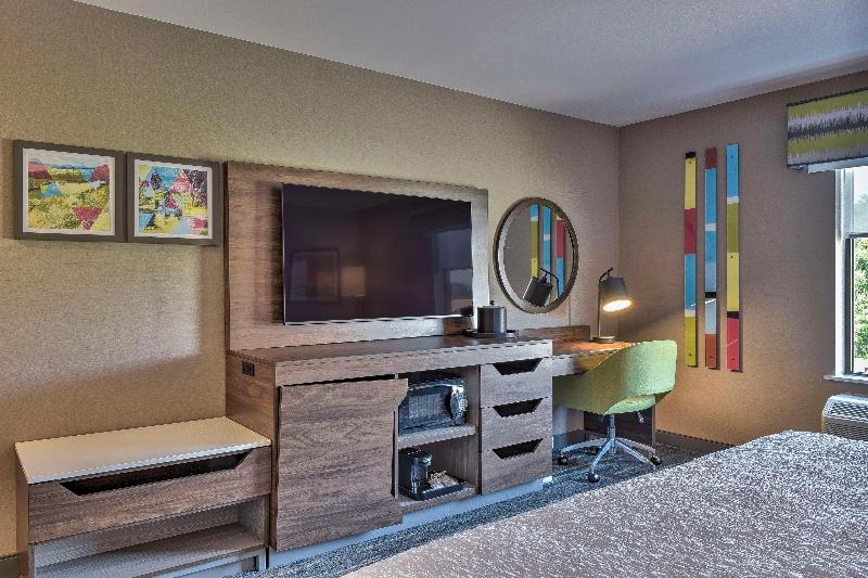 Hampton Inn & Suites Keene image