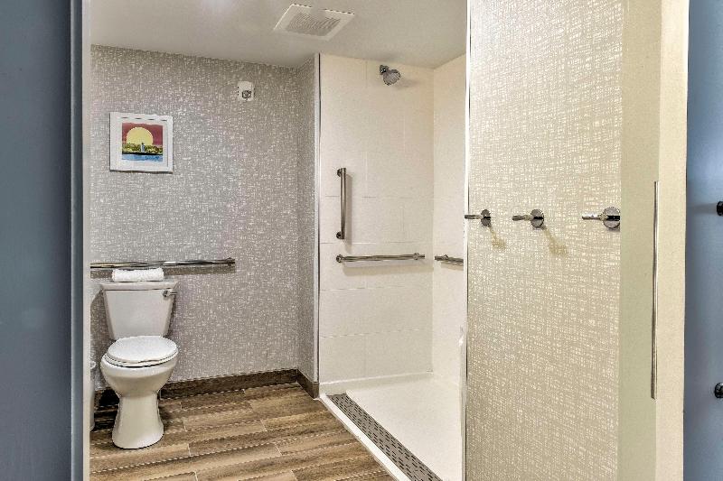Hampton Inn & Suites Keene image