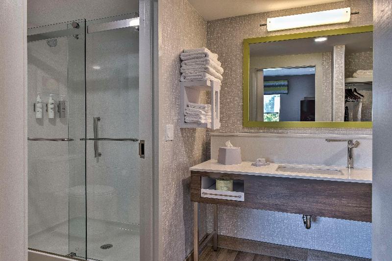 Hampton Inn & Suites Keene image