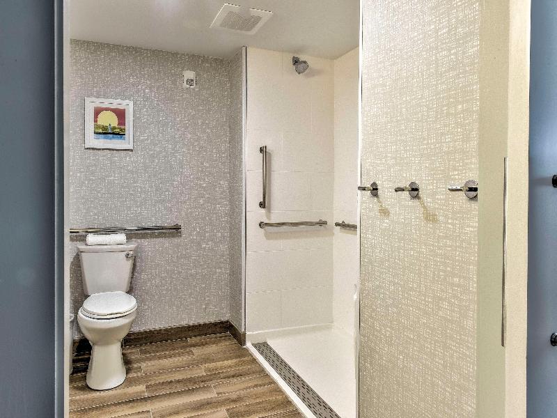 Hampton Inn & Suites Keene image