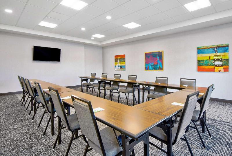 Home2 Suites by Hilton Whitestown Indianapolis NW image