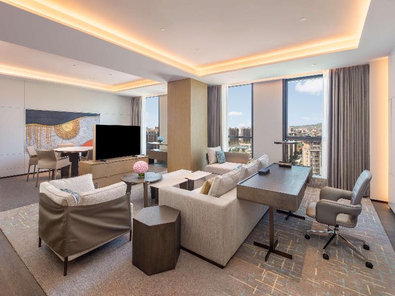 DoubleTree by Hilton Kunming Airport image