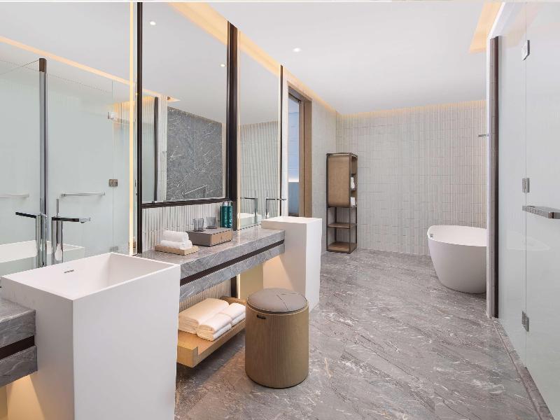 DoubleTree by Hilton Kunming Airport image