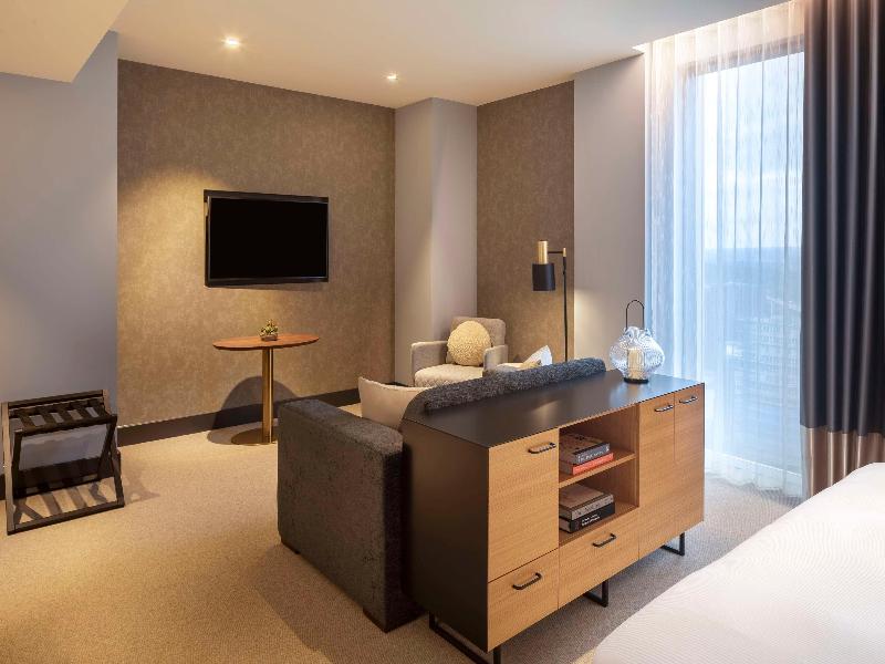 Hilton Woking image