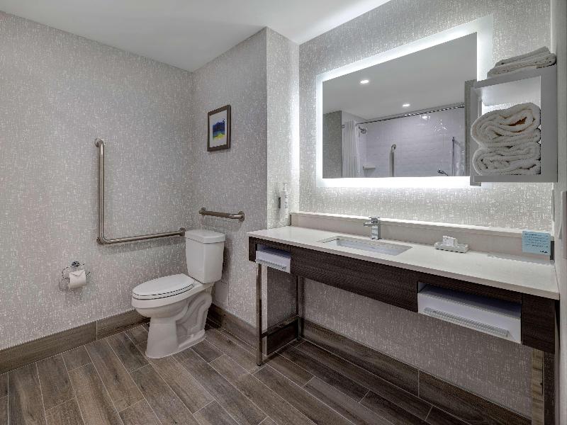 Hampton Inn & Suites by Hilton Burlington Toronto image