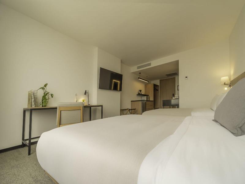 Stadia Suites Querataro image