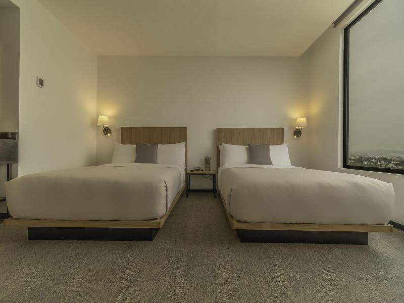 Stadia Suites Querataro image
