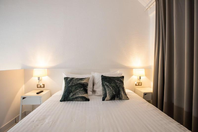 Centr' Hotel image