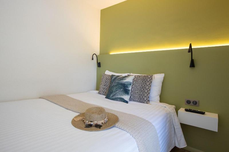 Centr' Hotel image