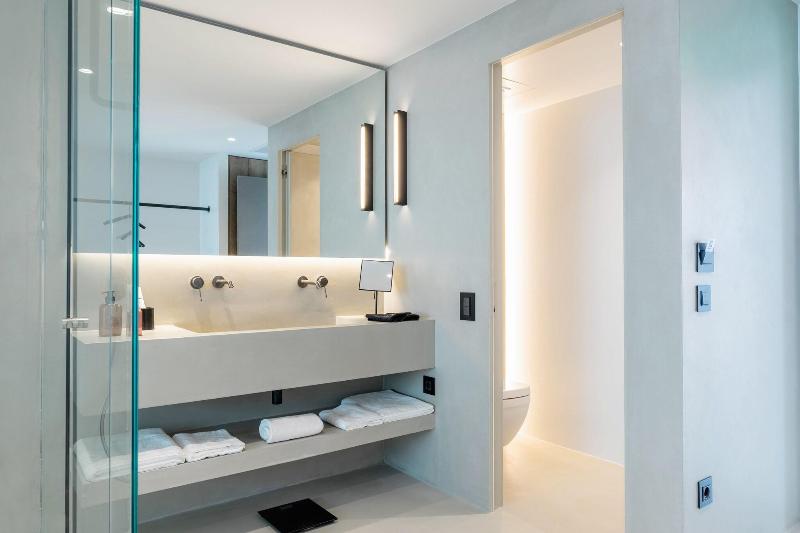 White Coast Pool Suites Small Luxury Hotels — photo 72