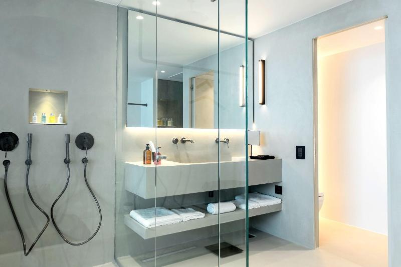 White Coast Pool Suites Small Luxury Hotels — photo 65