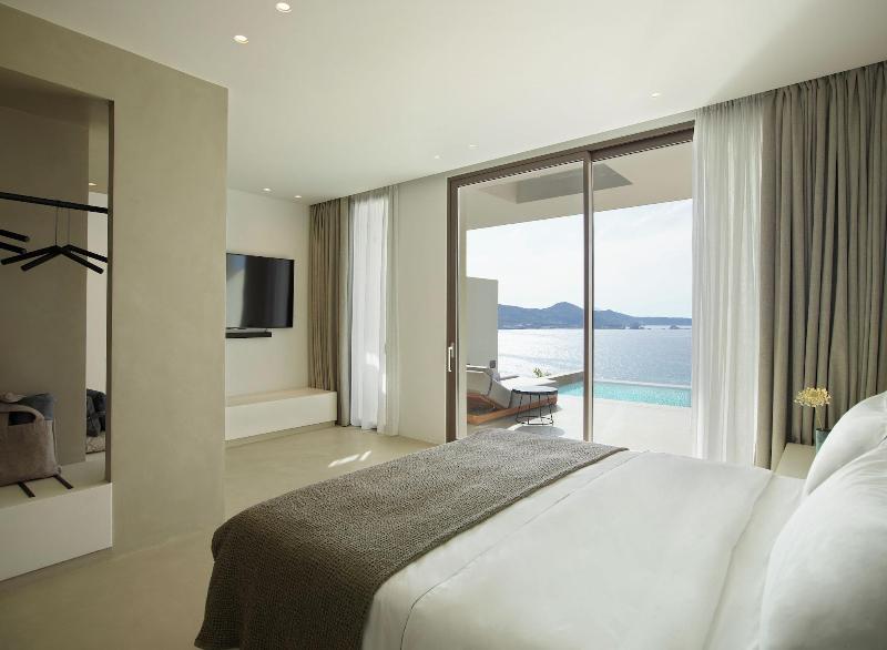 White Coast Pool Suites Small Luxury Hotels — photo 152