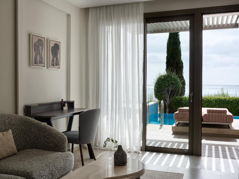 Mare Paphos image