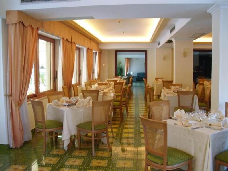Hotel La Pergoletta image