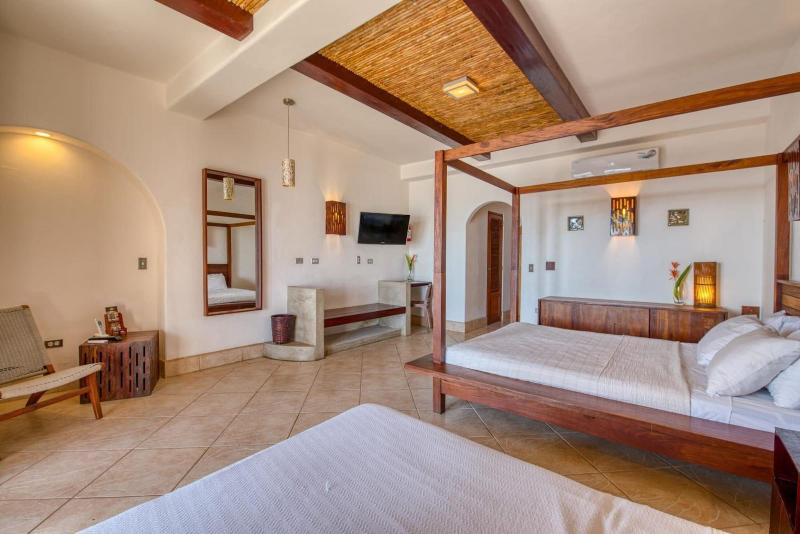 Hotel Alcazar image