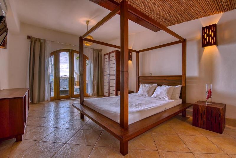 Hotel Alcazar image