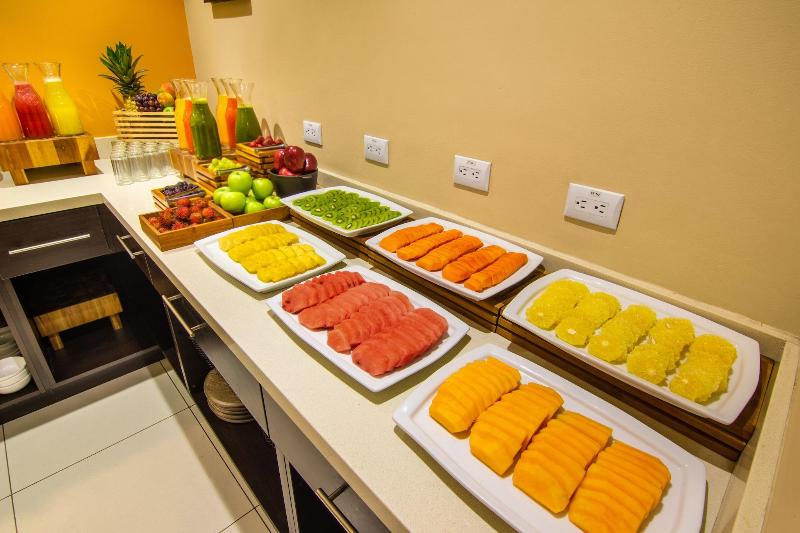 Latam Hotel Plaza Pradera Quetzaltenango image