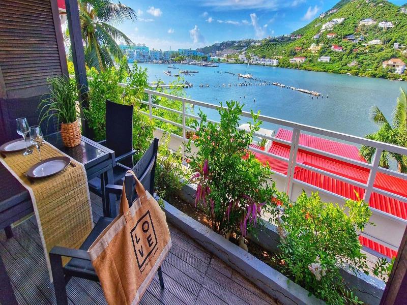 Les Balcons d'Oyster Pond image
