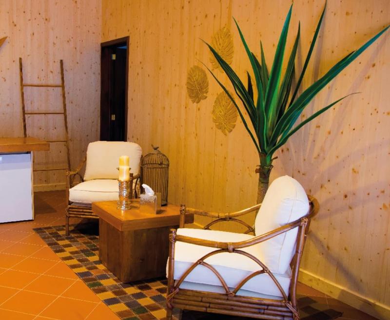 Boutique Y Restaurante Paniste image