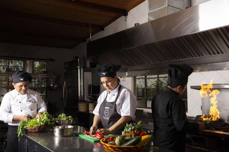 Boutique Y Restaurante Paniste image