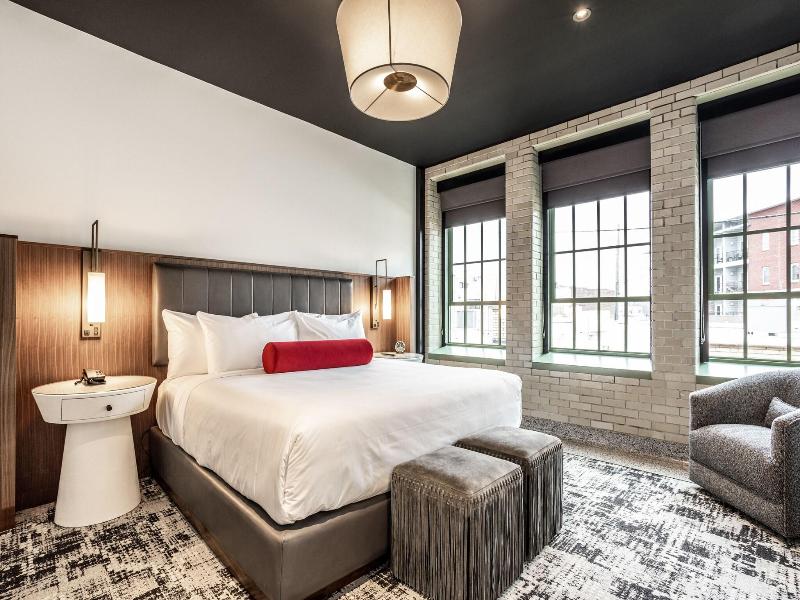 Bottleworks Hotel image