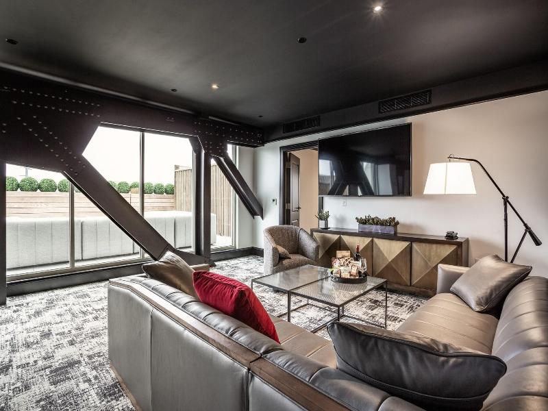 Bottleworks Hotel image