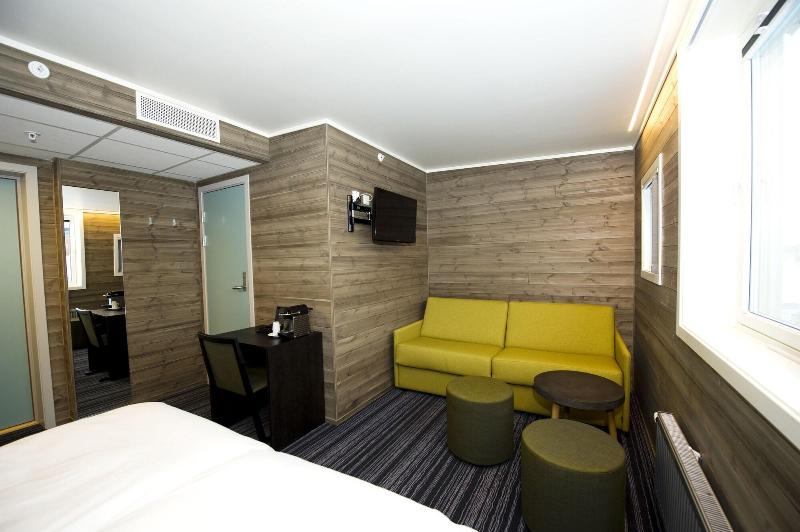 Svalbard Hotell - Polfareren image