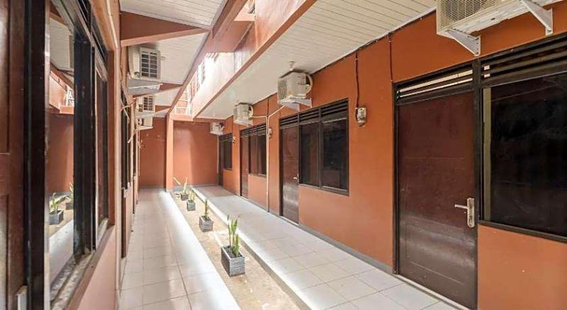 Formerly RedDoorz Syariah @ Bulak Kapal image